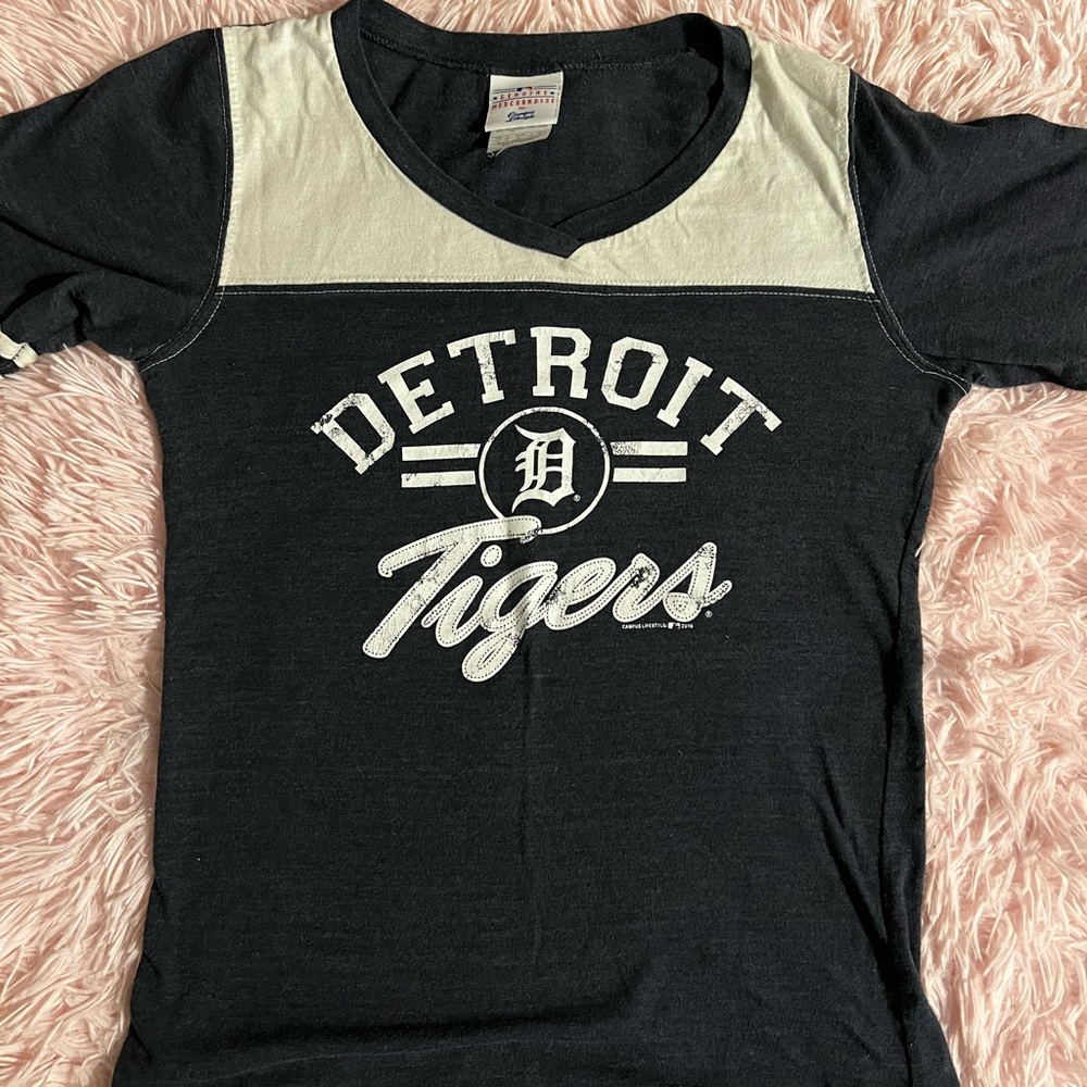MLB Genuine Merchandise Detroit Tigers Women's T Shirt Size Medium